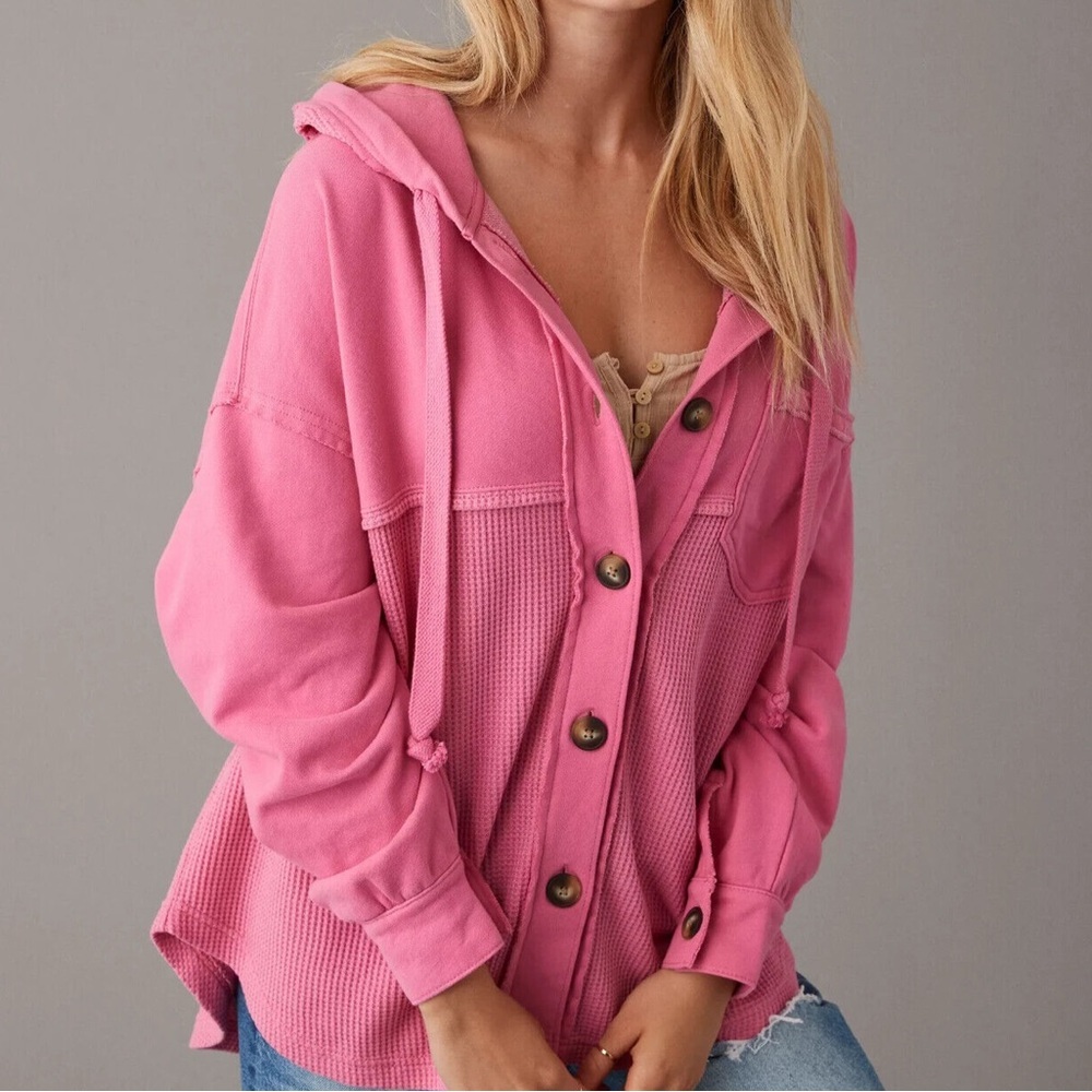 American Eagle Women’s Textured Big Hug Hooded Waffle Shaket Button Front Pink M - Picture 1 of 14